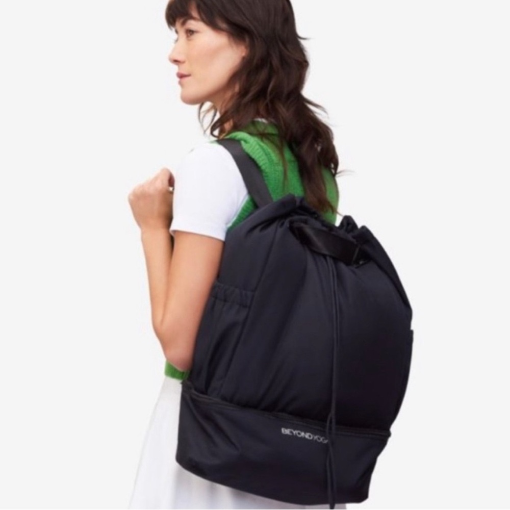 Beyond Yoga | Convertible Drawstring Bag